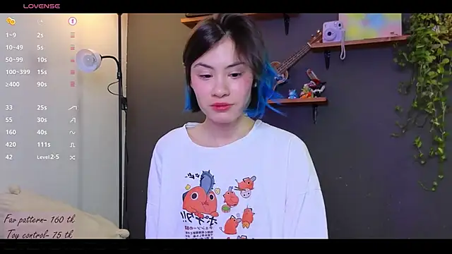 Snapshot of alicekiit chatting on January 24, 10:30 pm alicekiit online show from January 24, 10:30 pm