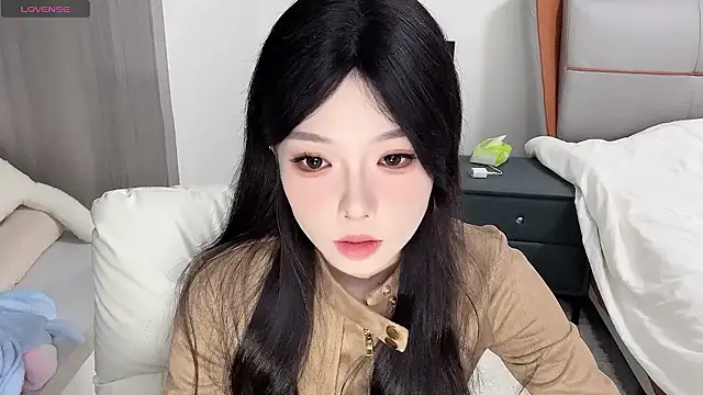 Snapshot of Q-ing chatting on December 1, 10:32 pm Q-ing online show from December 1, 10:32 pm