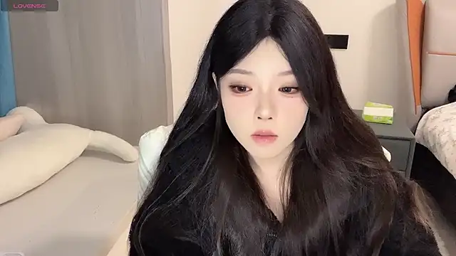 Snapshot of Q-ing chatting on December 24, 3:16 pm Q-ing online show from December 24, 3:16 pm