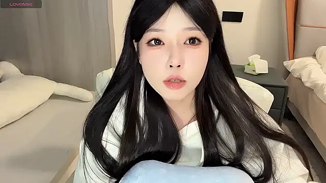 Snapshot of Q-ing chatting on December 31, 9:39 pm Q-ing online show from December 31, 9:39 pm