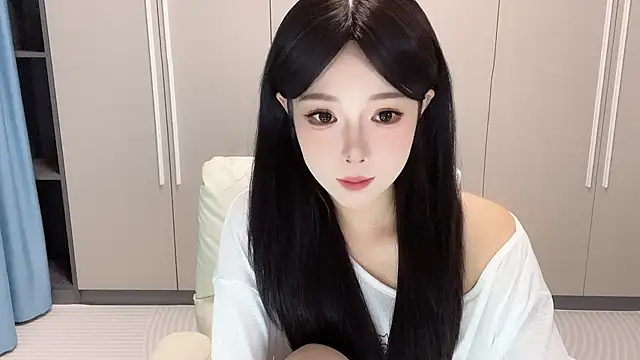 Snapshot of Q-ing chatting on September 19, 12:28 pm Q-ing online show from September 19, 12:28 pm