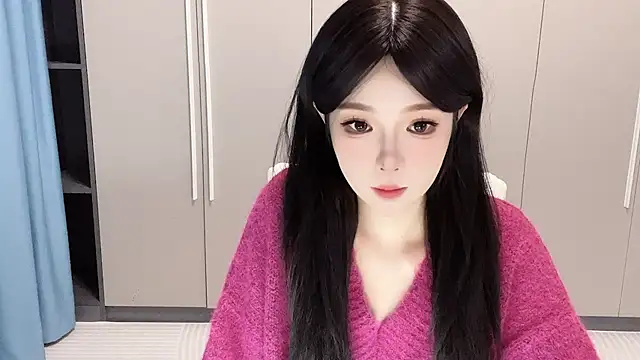 Snapshot of Q-ing chatting on October 14, 1:01 pm Q-ing online show from October 14, 1:01 pm