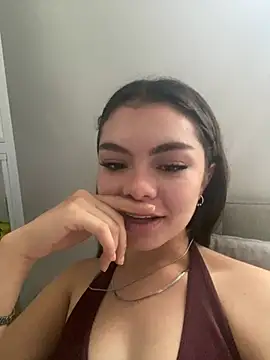 Luisa0110 online show from March 6, 8:27 pm