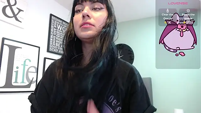 Snapshot of amy_adams1 chatting on March 22, 6:58 pm amy adams1 online show from March 22, 6:58 pm