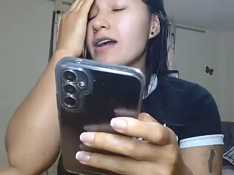 Snapshot of kazumi6 chatting on December 15, 7:18 pm kazumi6 online show from December 15, 7:18 pm