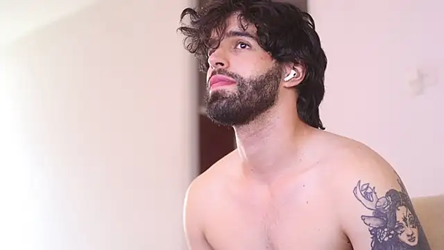 Snapshot of juan_rizzo chatting on December 13, 6:38 pm juan rizzo online show from December 13, 6:38 pm