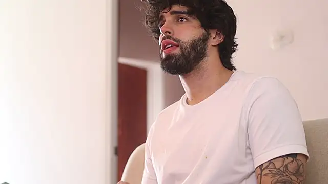 Snapshot of juan_rizzo chatting on December 14, 8:29 pm juan rizzo online show from December 14, 8:29 pm