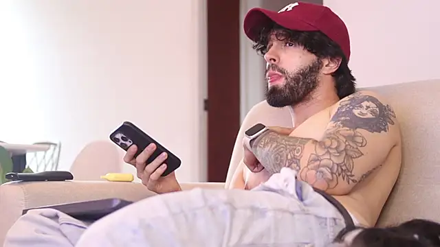 Snapshot of juan_rizzo chatting on December 26, 8:00 pm juan rizzo online show from December 26, 8:00 pm