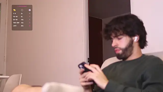 Snapshot of juan_rizzo chatting on December 31, 12:11 am juan rizzo online show from December 31, 12:11 am