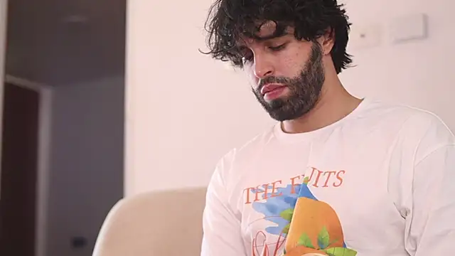 Snapshot of juan_rizzo chatting on January 14, 8:48 pm juan rizzo online show from January 14, 8:48 pm