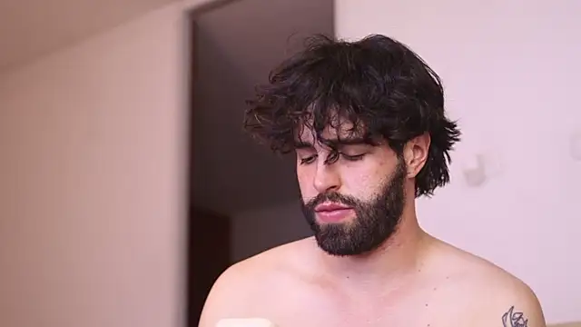 Snapshot of juan_rizzo chatting on January 24, 12:09 am juan rizzo online show from January 24, 12:09 am