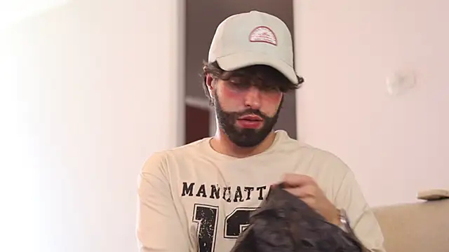 Snapshot of juan_rizzo chatting on January 27, 7:35 pm juan rizzo online show from January 27, 7:35 pm