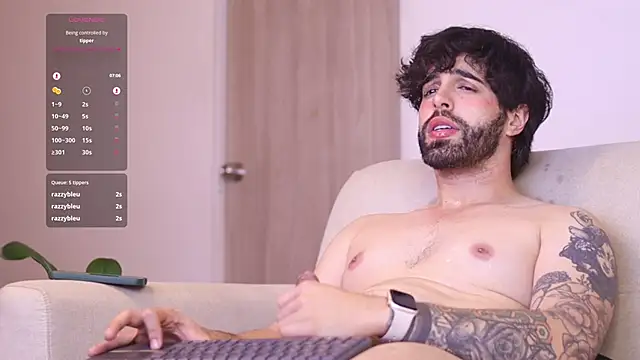 Snapshot of juan_rizzo chatting on February 21, 10:26 pm juan rizzo online show from February 21, 10:26 pm