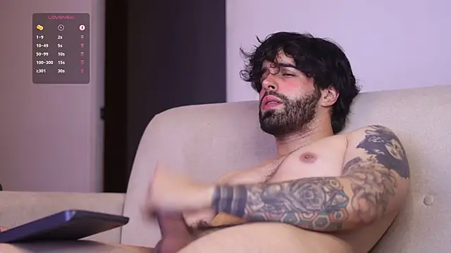 Snapshot of juan_rizzo chatting on February 23, 3:24 am juan rizzo online show from February 23, 3:24 am