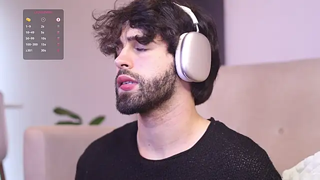 Snapshot of juan_rizzo chatting on February 25, 9:24 pm juan rizzo online show from February 25, 9:24 pm