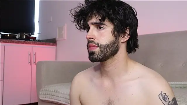 Snapshot of juan_rizzo chatting on October 16, 7:37 pm juan rizzo online show from October 16, 7:37 pm