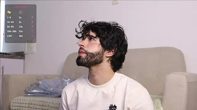 Snapshot of juan_rizzo chatting on October 24, 8:05 pm juan rizzo online show from October 24, 8:05 pm