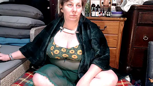 Snapshot of ladyscarlotta chatting on February 27, 8:42 pm ladyscarlotta online show from February 27, 8:42 pm