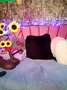 Snapshot of Isabelle_Lov18 chatting on February 27, 8:06 am Isabelle Lov18 online show from February 27, 8:06 am