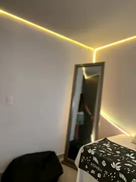 AmmyCollinsW online show from December 18, 9:21 pm