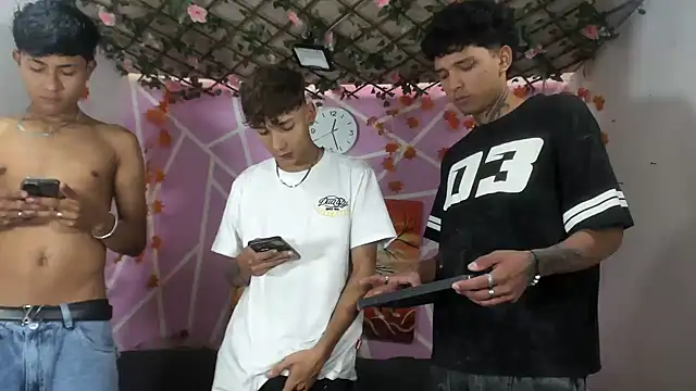 Snapshot of Fresahot2005 chatting on November 3, 3:02 pm Fresahot2005 online show from November 3, 3:02 pm