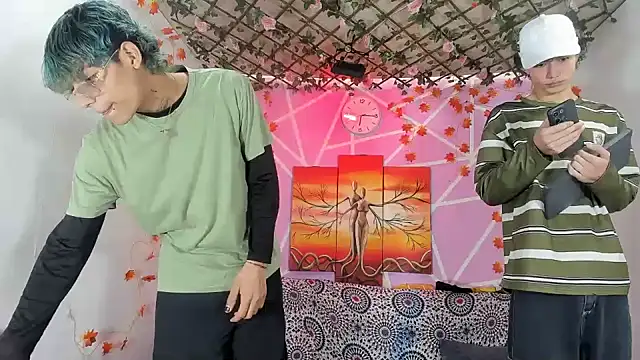 Snapshot of Fresahot2005 chatting on December 2, 2:01 pm Fresahot2005 online show from December 2, 2:01 pm