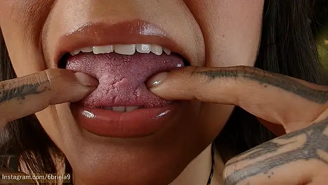 6Briela9  online show from March 7, 5:54 pm