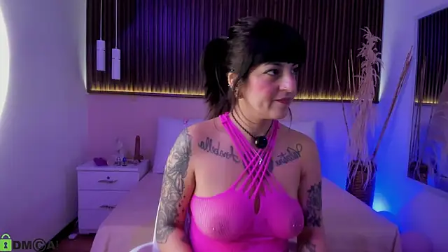 Snapshot of Liz_grey_ chatting on June 10, 12:22 am Liz grey online show from June 10, 12:22 am