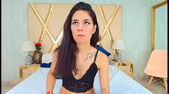 Snapshot of NicoleEsposito chatting on January 18, 3:31 am NicoleEsposito online show from January 18, 3:31 am