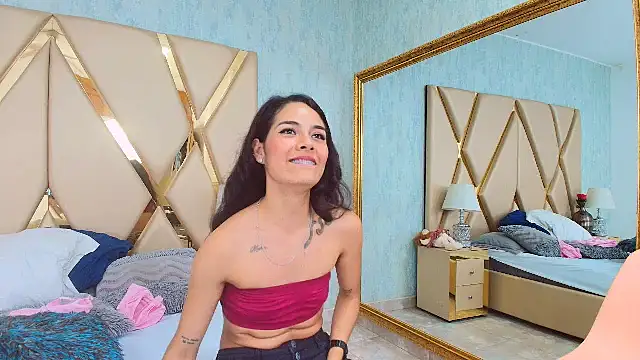 Snapshot of NicoleEsposito chatting on February 23, 1:57 am NicoleEsposito online show from February 23, 1:57 am