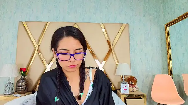 Snapshot of NicoleEsposito chatting on February 25, 9:42 am NicoleEsposito online show from February 25, 9:42 am