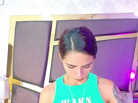 Snapshot of NicoleEsposito chatting on September 26, 1:15 pm NicoleEsposito online show from September 26, 1:15 pm