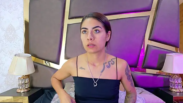 Snapshot of NicoleEsposito chatting on October 20, 1:33 pm NicoleEsposito online show from October 20, 1:33 pm