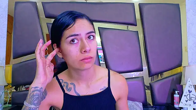 NicoleEsposito online show from April 24, 12:40 pm