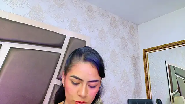 NicoleEsposito online show from June 3, 2:33 pm