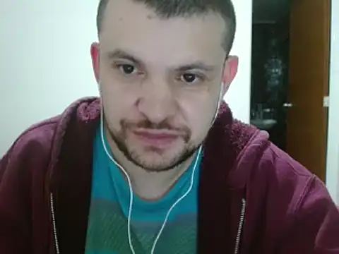 Snapshot of camiloking1720 chatting on December 3, 2:58 am camiloking1720 online show from December 3, 2:58 am