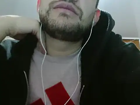 Snapshot of camiloking1720 chatting on December 4, 2:31 am camiloking1720 online show from December 4, 2:31 am