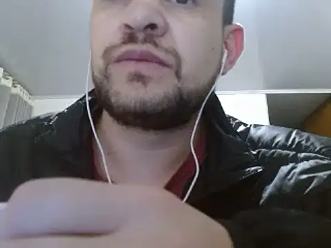 Snapshot of camiloking1720 chatting on December 5, 5:48 am camiloking1720 online show from December 5, 5:48 am