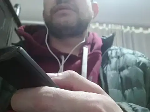 Snapshot of camiloking1720 chatting on December 15, 8:30 am camiloking1720 online show from December 15, 8:30 am