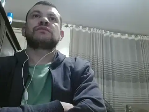 Snapshot of camiloking1720 chatting on December 19, 10:00 pm camiloking1720 online show from December 19, 10:00 pm