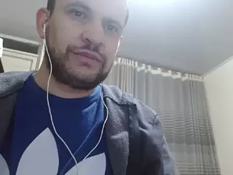 Snapshot of camiloking1720 chatting on December 20, 7:12 am camiloking1720 online show from December 20, 7:12 am