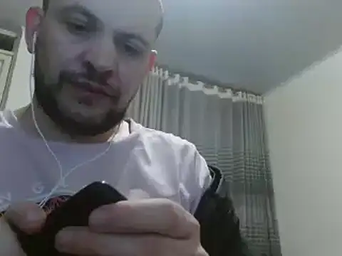 Snapshot of camiloking1720 chatting on January 12, 3:39 am camiloking1720 online show from January 12, 3:39 am