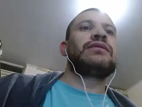 Snapshot of camiloking1720 chatting on January 15, 12:09 am camiloking1720 online show from January 15, 12:09 am