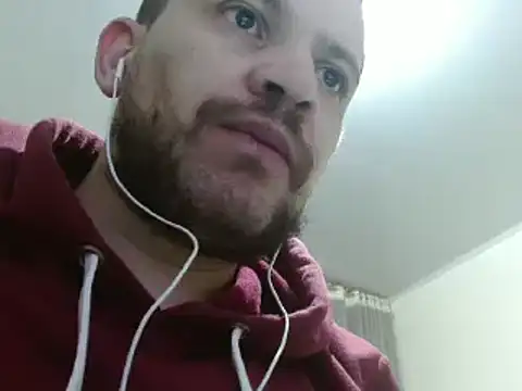 Snapshot of camiloking1720 chatting on January 18, 3:09 am camiloking1720 online show from January 18, 3:09 am