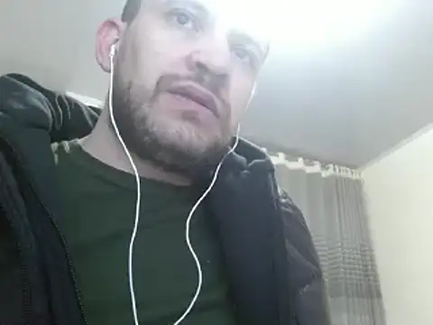 Snapshot of camiloking1720 chatting on January 19, 6:10 pm camiloking1720 online show from January 19, 6:10 pm