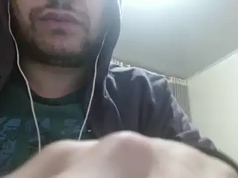 Snapshot of camiloking1720 chatting on January 22, 1:20 am camiloking1720 online show from January 22, 1:20 am