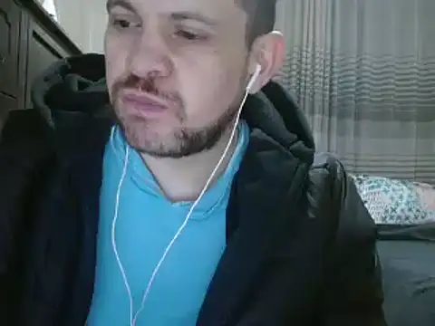 Snapshot of camiloking1720 chatting on January 23, 2:02 am camiloking1720 online show from January 23, 2:02 am