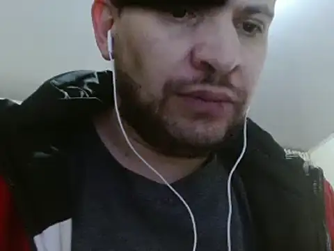 Snapshot of camiloking1720 chatting on January 28, 1:18 am camiloking1720 online show from January 28, 1:18 am