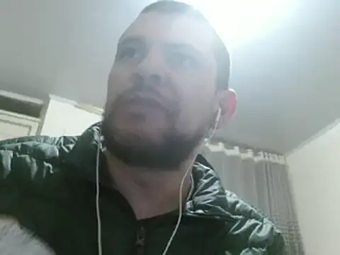 Snapshot of camiloking1720 chatting on January 28, 7:43 am camiloking1720 online show from January 28, 7:43 am