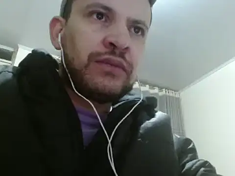 Snapshot of camiloking1720 chatting on January 31, 2:48 am camiloking1720 online show from January 31, 2:48 am